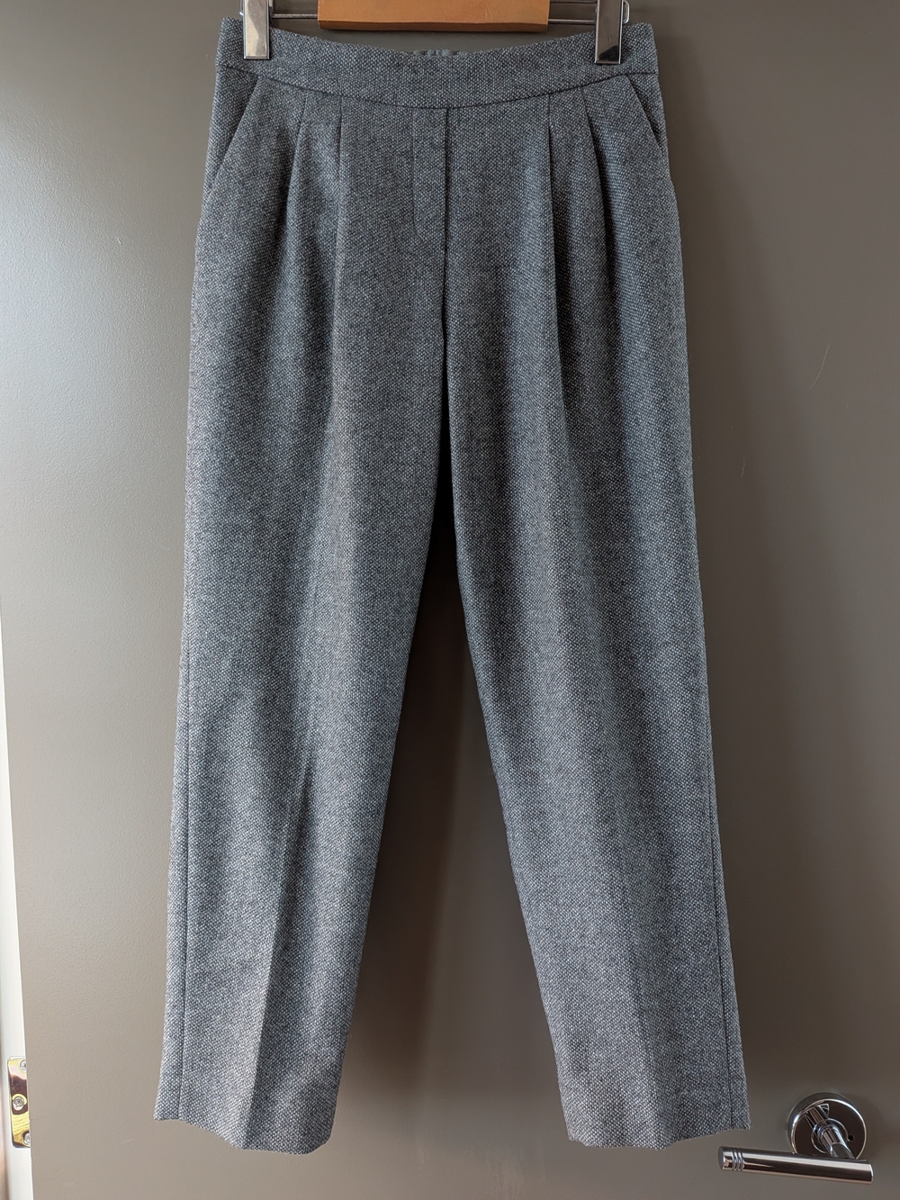 Aritzia Babaton Cohen Gray Tweed Virgin Wool Pleated Elastic Back Tapered Pant 2